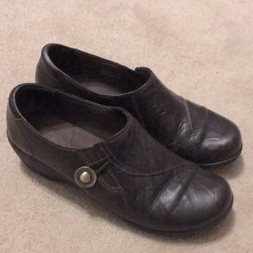 EUC Clarks Collection leather shoes
